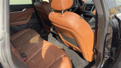 2018 Maserati Levante   - Photo 13 - Houston, TX 77082