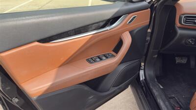 2018 Maserati Levante   - Photo 9 - Houston, TX 77082