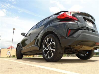 2019 Toyota C-HR LE   - Photo 8 - Houston, TX 77082