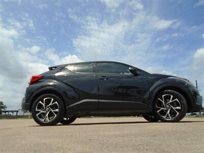 2019 Toyota C-HR LE   - Photo 4 - Houston, TX 77082