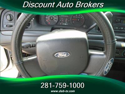 2007 Ford Crown Victoria Police Interceptor   - Photo 11 - Houston, TX 77082