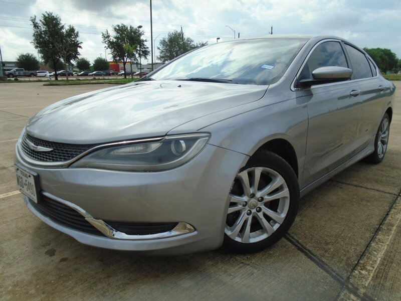 2015 Chrysler 200 Limited   - Photo 1 - Houston, TX 77082