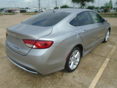 2015 Chrysler 200 Limited   - Photo 5 - Houston, TX 77082
