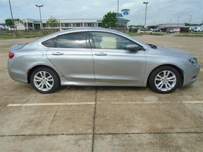 2015 Chrysler 200 Limited   - Photo 4 - Houston, TX 77082