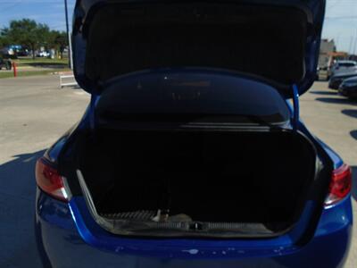 2015 Chrysler 200 Limited - Photo 9 - Houston, TX 77082