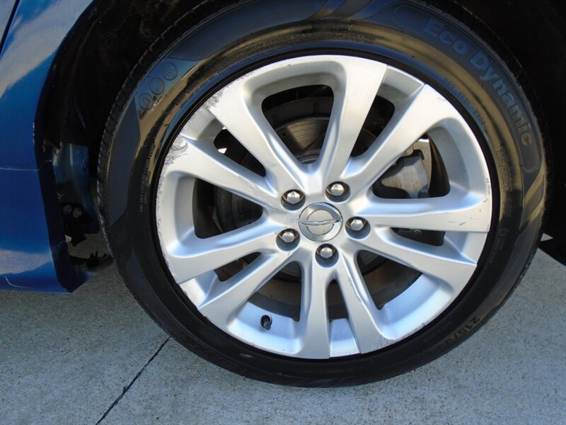 2015 Chrysler 200 Limited - Photo 28 - Houston, TX 77082