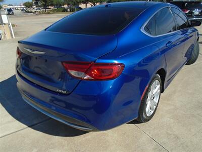 2015 Chrysler 200 Limited - Photo 5 - Houston, TX 77082