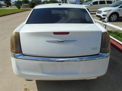 2012 Chrysler 300 Series   - Photo 6 - Houston, TX 77082