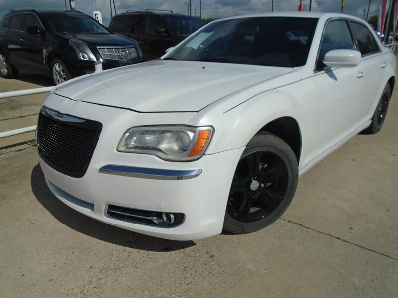 2012 Chrysler 300 Series   - Photo 1 - Houston, TX 77082