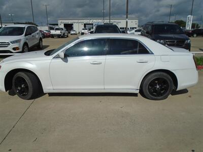 2012 Chrysler 300 Series   - Photo 8 - Houston, TX 77082