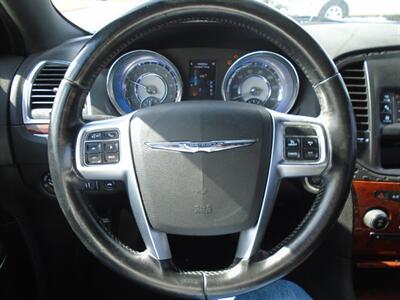 2012 Chrysler 300 Series   - Photo 12 - Houston, TX 77082