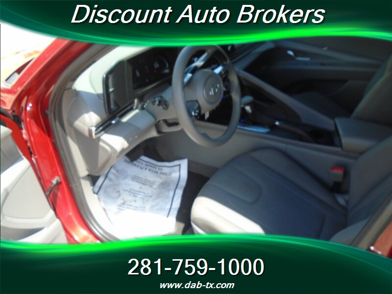 2025 Hyundai ELANTRA SE - Photo 10 - Houston, TX 77082