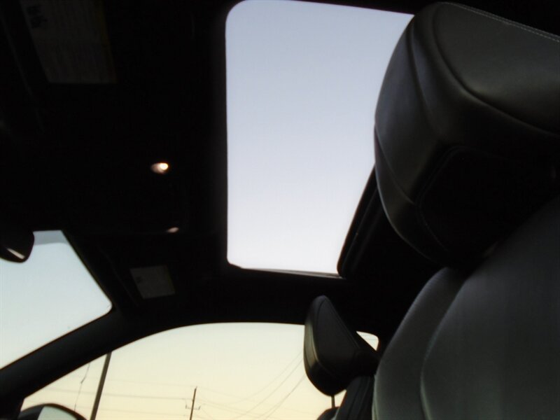 2017 INFINITI Q60 3.0T Premium - Photo 10 - Houston, TX 77082