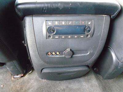 2009 GMC Yukon XL Denali   - Photo 19 - Houston, TX 77082