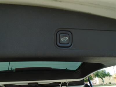 2009 GMC Yukon XL Denali   - Photo 9 - Houston, TX 77082