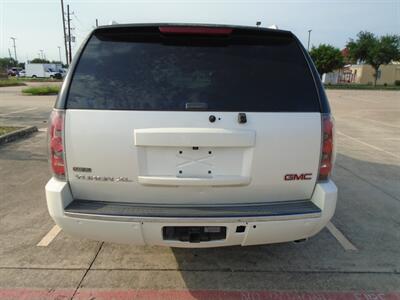 2009 GMC Yukon XL Denali   - Photo 6 - Houston, TX 77082