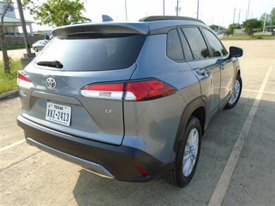 2022 Toyota Corolla Cross LE   - Photo 5 - Houston, TX 77082