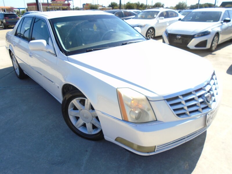 2006 Cadillac DTS Luxury I - Photo 3 - Houston, TX 77082