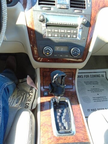 2006 Cadillac DTS Luxury I - Photo 19 - Houston, TX 77082