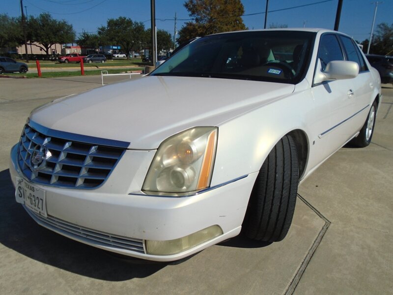 2006 Cadillac DTS Luxury I   - Photo 1 - Houston, TX 77082