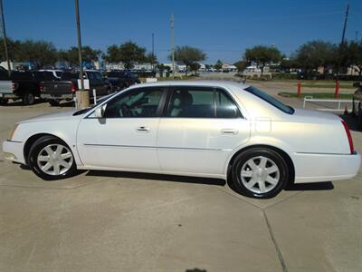 2006 Cadillac DTS Luxury I - Photo 8 - Houston, TX 77082