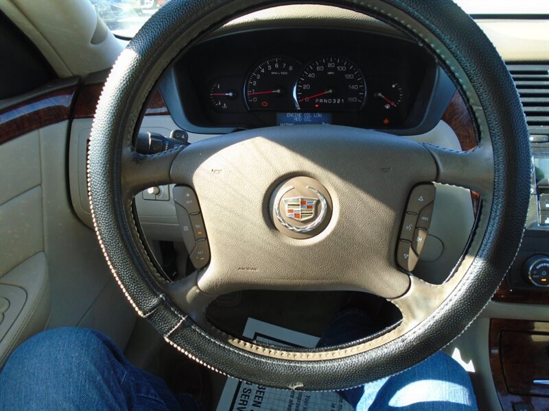 2006 Cadillac DTS Luxury I - Photo 16 - Houston, TX 77082