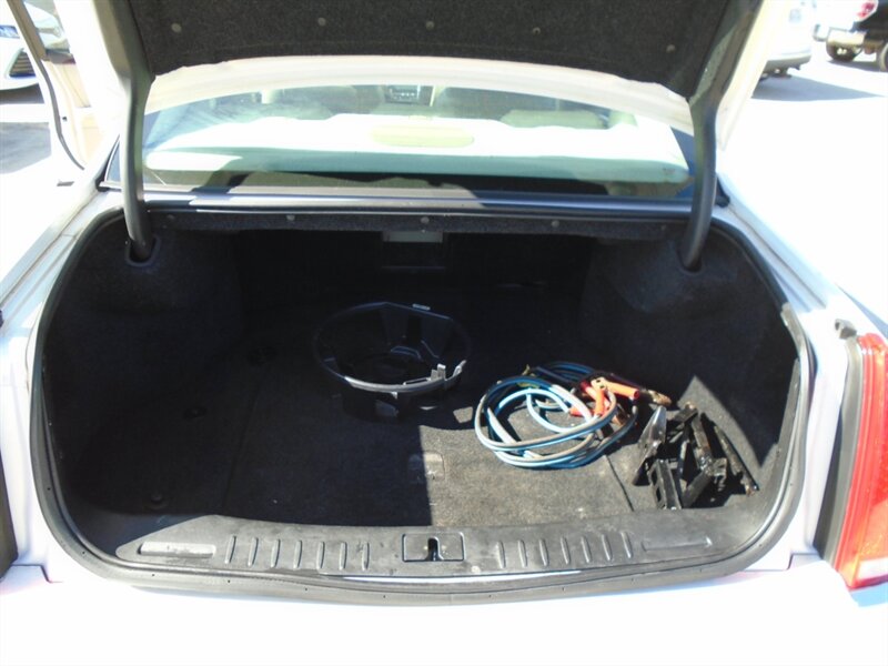 2006 Cadillac DTS Luxury I - Photo 15 - Houston, TX 77082