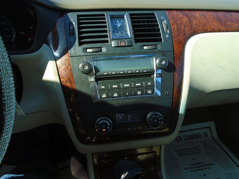 2006 Cadillac DTS Luxury I - Photo 18 - Houston, TX 77082