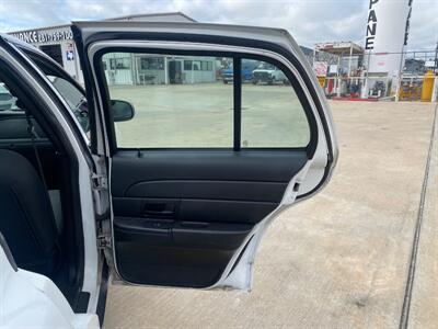 2008 Ford Crown Victoria Police Interceptor   - Photo 14 - Houston, TX 77082