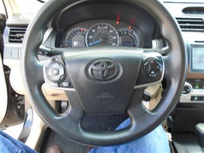 2014 Toyota Camry L   - Photo 14 - Houston, TX 77082