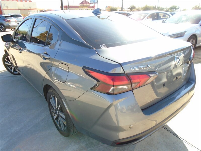 2021 Nissan Versa SV - Photo 7 - Houston, TX 77082