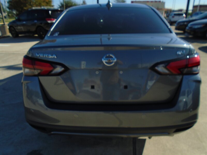 2021 Nissan Versa SV - Photo 6 - Houston, TX 77082