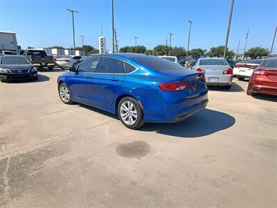 2015 Chrysler 200 Limited   - Photo 4 - Houston, TX 77082