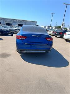 2015 Chrysler 200 Limited   - Photo 9 - Houston, TX 77082