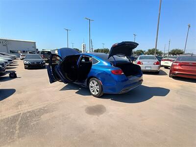 2015 Chrysler 200 Limited   - Photo 12 - Houston, TX 77082