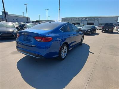 2015 Chrysler 200 Limited   - Photo 5 - Houston, TX 77082