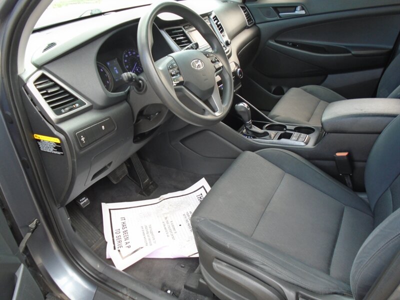 2017 Hyundai TUCSON SE - Photo 14 - Houston, TX 77082