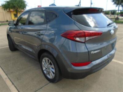2017 Hyundai TUCSON SE - Photo 11 - Houston, TX 77082