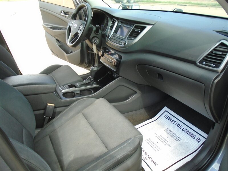 2017 Hyundai TUCSON SE - Photo 21 - Houston, TX 77082