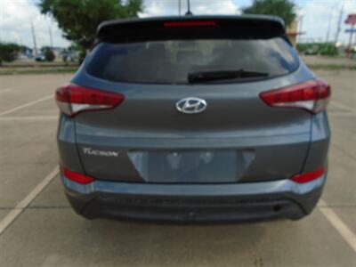 2017 Hyundai TUCSON SE - Photo 6 - Houston, TX 77082