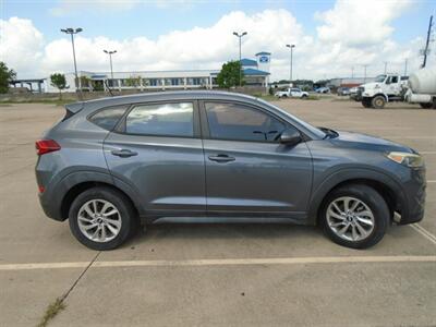 2017 Hyundai TUCSON SE - Photo 4 - Houston, TX 77082