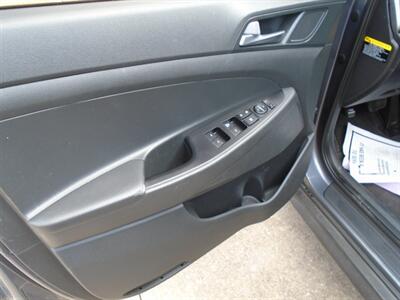 2017 Hyundai TUCSON SE - Photo 13 - Houston, TX 77082