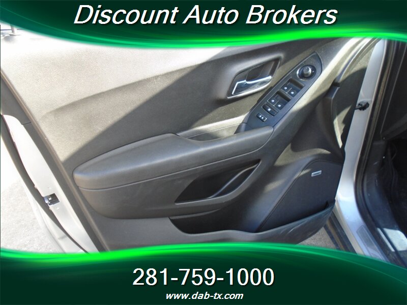 2015 Chevrolet Trax LTZ - Photo 12 - Houston, TX 77082