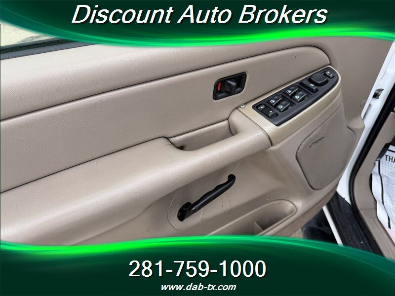 2005 GMC Yukon - Photo 11 - Houston, TX 77082