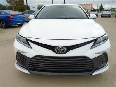 2021 Toyota Camry LE   - Photo 2 - Houston, TX 77082