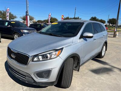 2017 Kia Sorento L   - Photo 1 - Houston, TX 77082