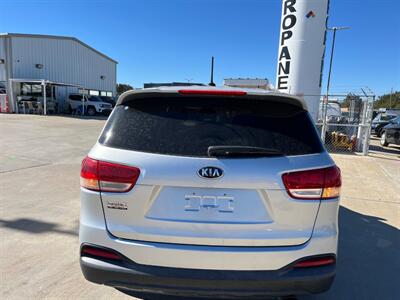 2017 Kia Sorento L   - Photo 7 - Houston, TX 77082