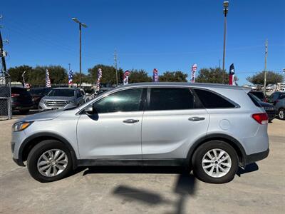 2017 Kia Sorento L   - Photo 9 - Houston, TX 77082