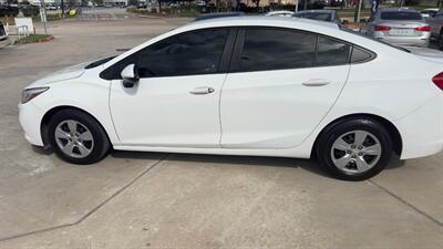 2017 Chevrolet Cruze LS Auto   - Photo 7 - Houston, TX 77082