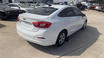 2017 Chevrolet Cruze LS Auto   - Photo 4 - Houston, TX 77082